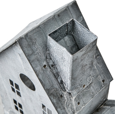 Bild av en stilfull ljuslykta med industriell design