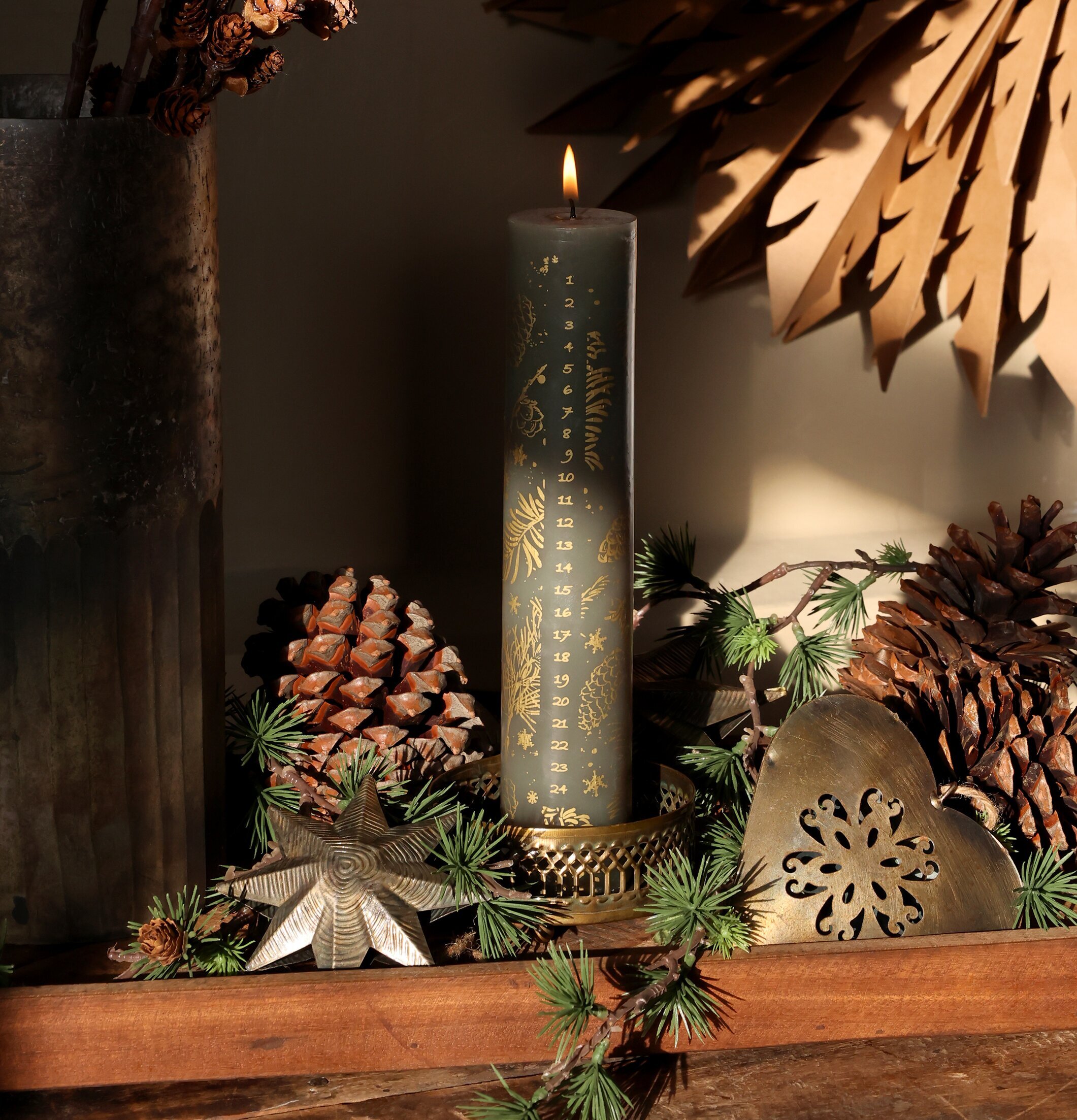 Kalenderljus Guldprint Olivgrön från Chic Antique i julmiljö