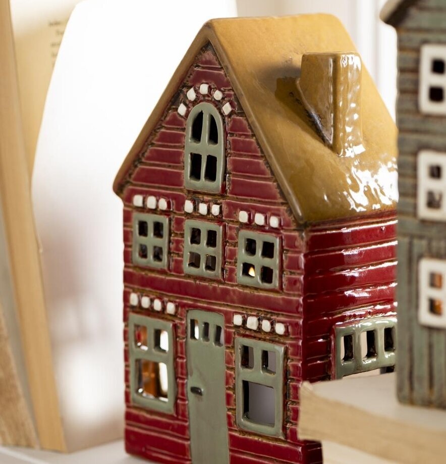 Ljuslykta Thorshavn Röd från IB Laursen på en hylla