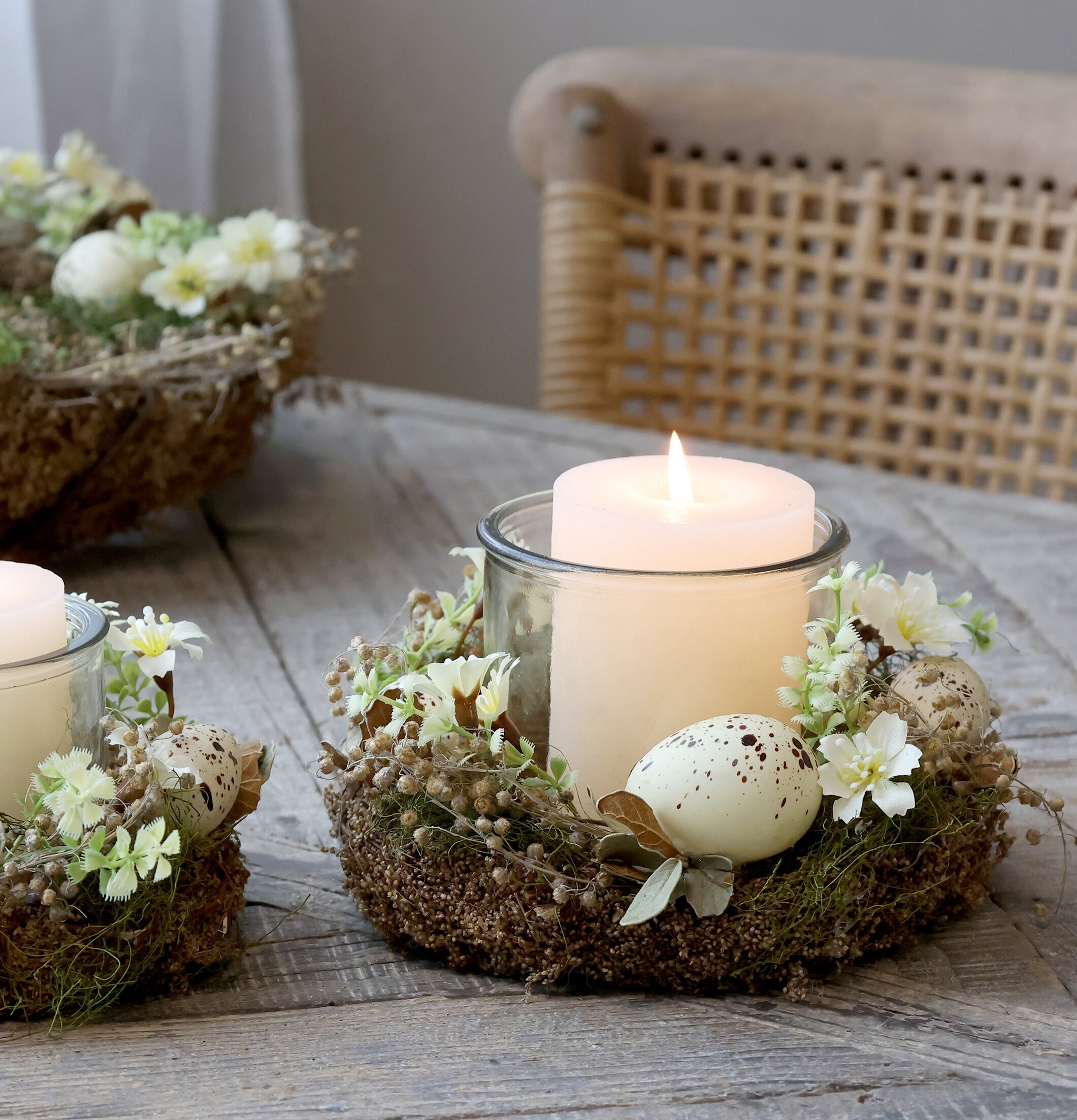 Ljuslykta Påskkrans Stor från Chic Antique med dekorationer