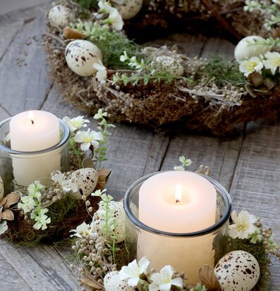 Ljuslykta Påskkrans Liten från Chic Antique på träyta