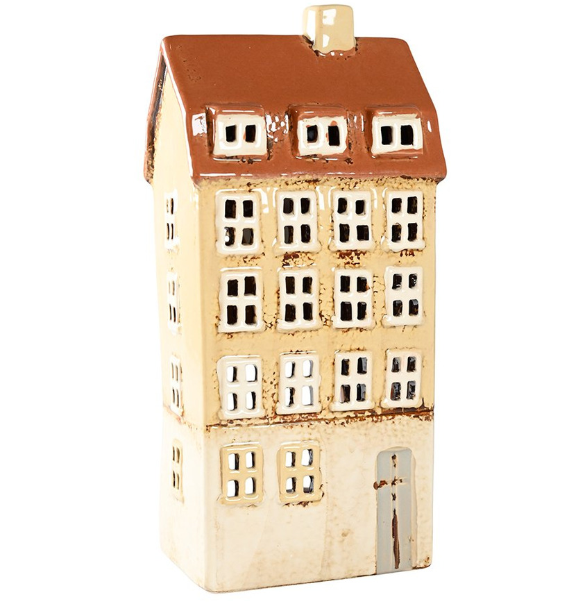 Ljuslykta Hus Beige från Det Gamle Apotek med rödbrunt tak