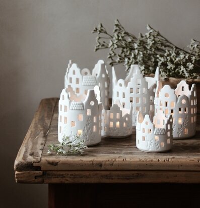 Ljushus Jardin Liten från Majas Cottage på rustikt träbord