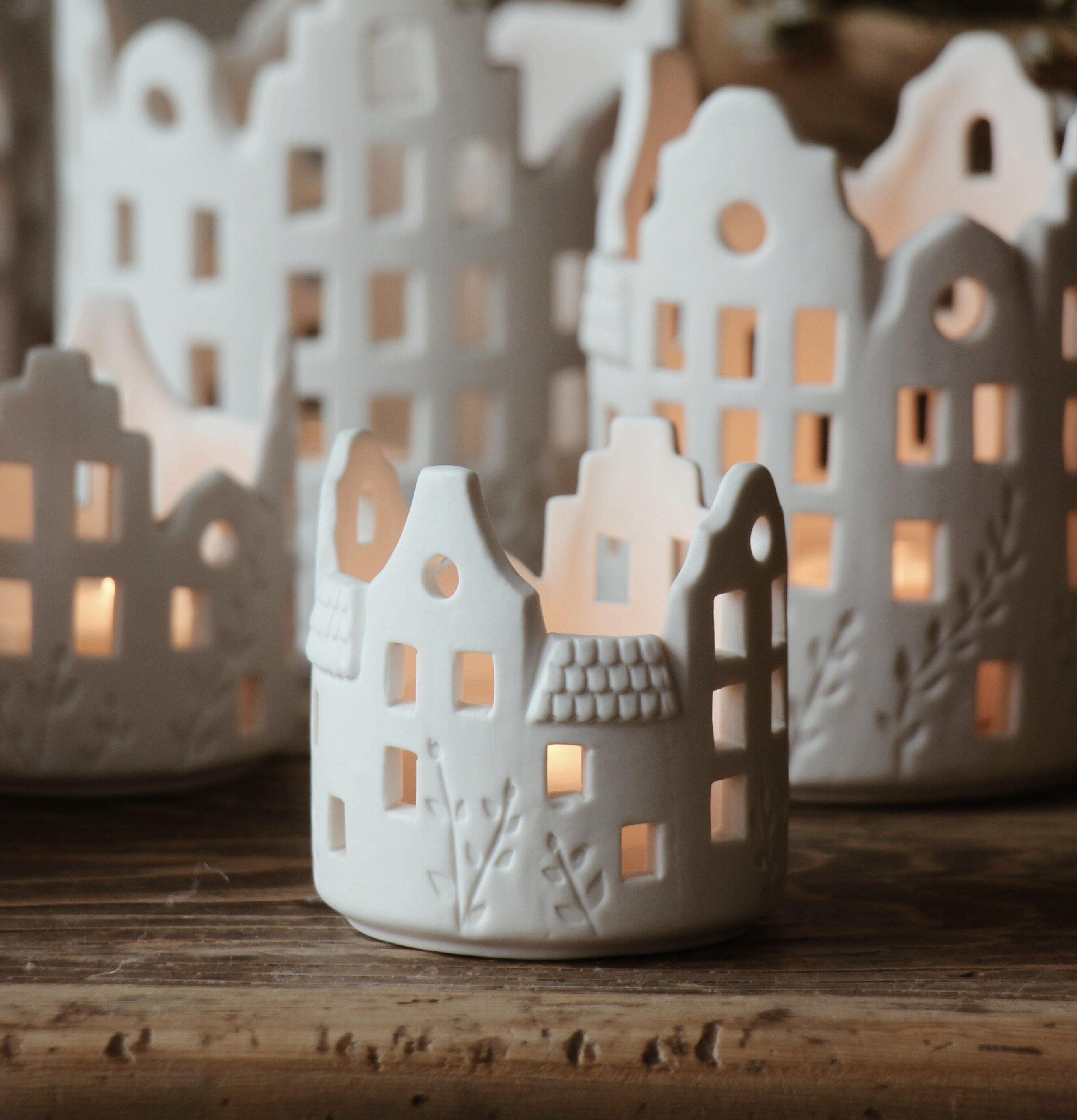 Ljushus Jardin Liten från Majas Cottage i vit keramik