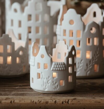 Ljushus Jardin Liten från Majas Cottage i vit keramik