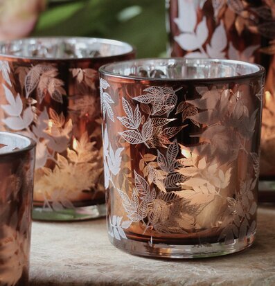 Ljuslykta Leaves 7x8cm från Majas Cottage med bladmönster