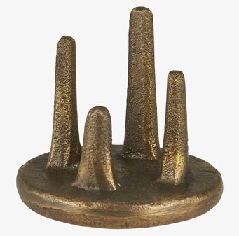 Bild av stilren och unik ljusstake i rustik metall