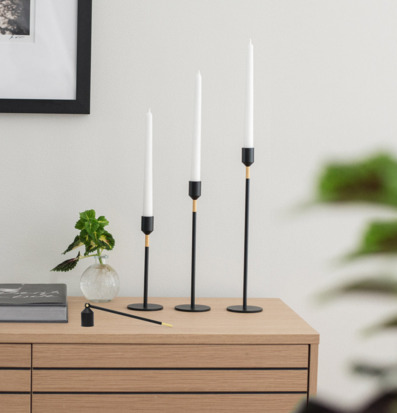 Bild av stilfull inredning med eleganta ljusstakar