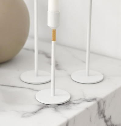 Bild av stilren ljusstake med svensk designtouch