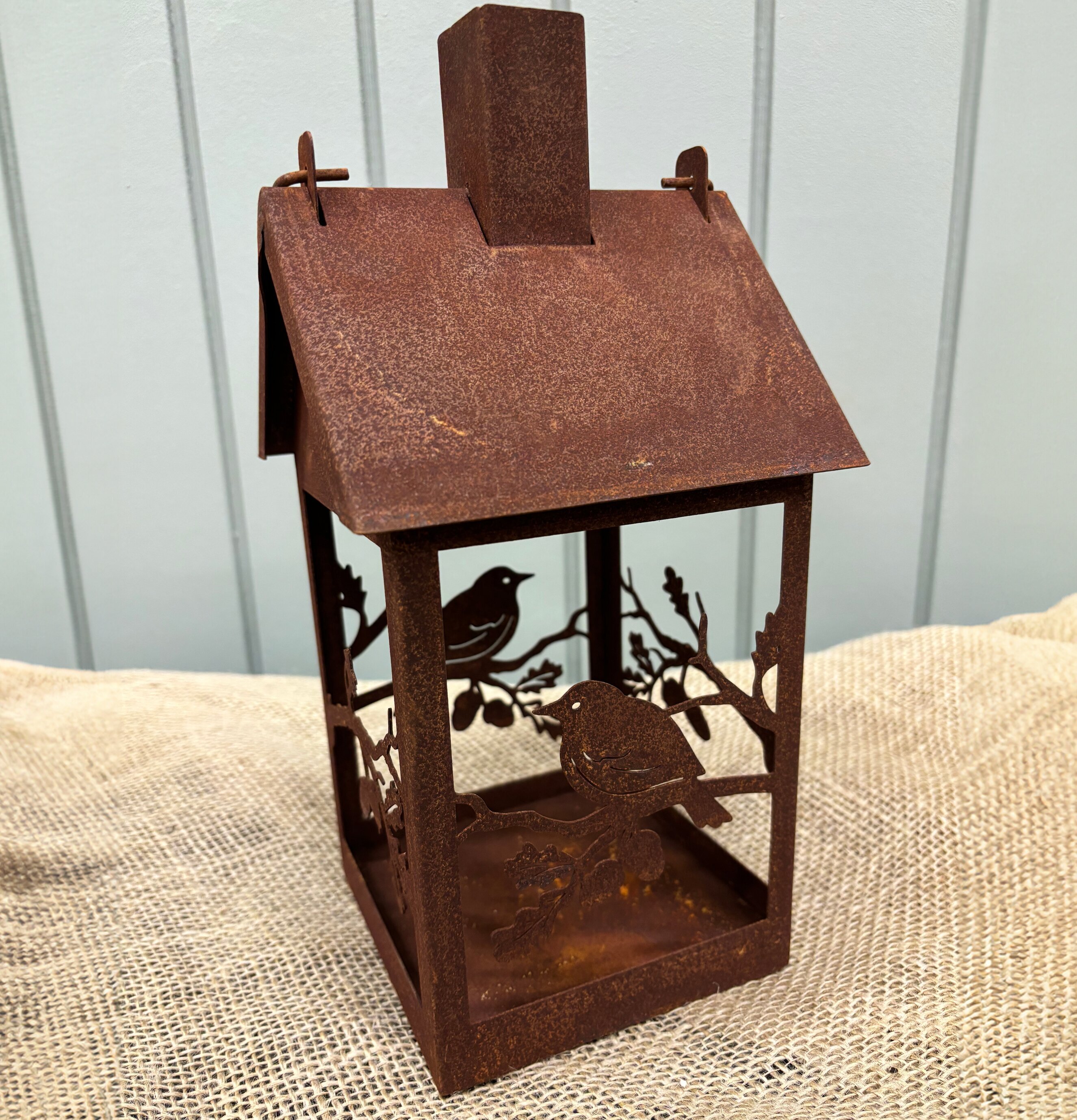 Lykta/Fågelmatare Rost från Lind Decoration i rostigt stål