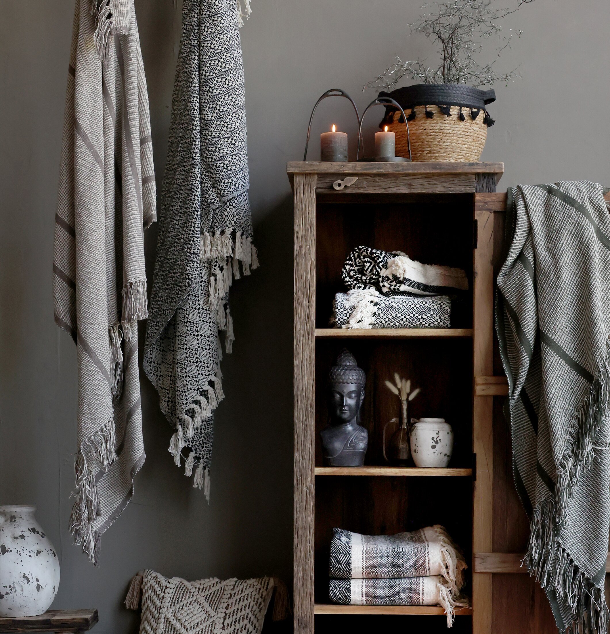 Bild av elegant inredning med rustik och harmonisk stil