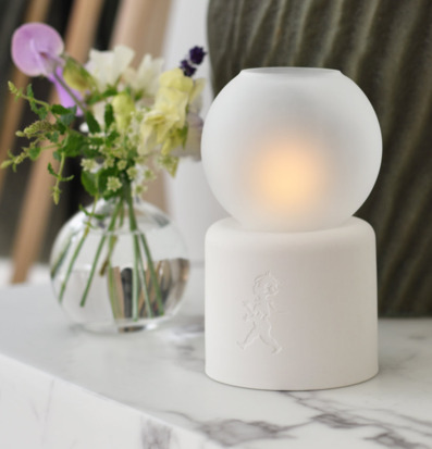 Bild av stilren värmeljuslykta i modern inredning