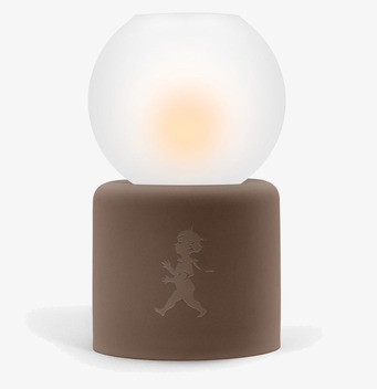 Bild av elegant och modern värmeljuslykta i mocka