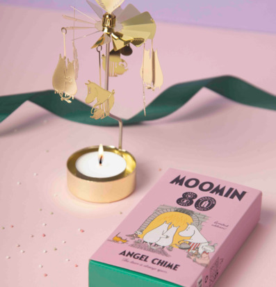 Bild av elegant ljuslykta med Mumin-tema och värmeljus