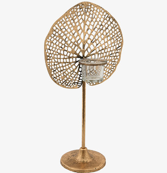 Bild av elegant ljushållare i guld med lövmönster