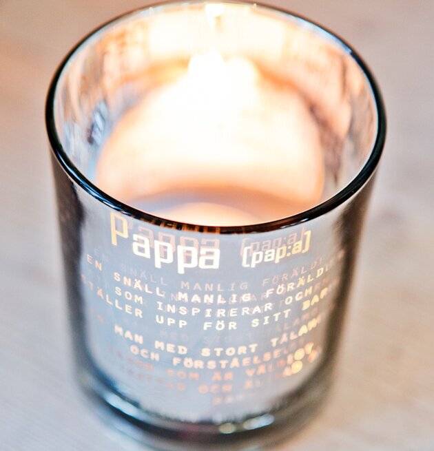 Bild av stilren ljuslykta med varm och personlig touch