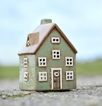 Bild av charmig ljuslykta i skandinavisk design