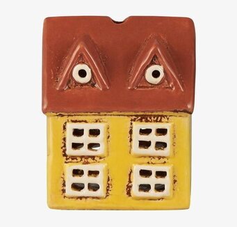 Bild av unik ljuslykta med husdesign och levande färger