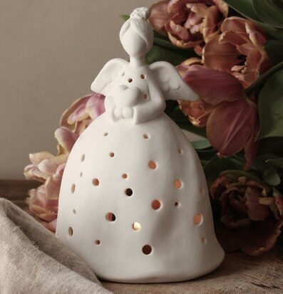 Bild av unik ljuslykta som sprider harmoni och lugn