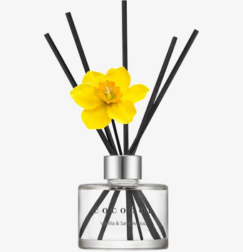 Bild av eleganta doftpinnar med vårinspirerad design