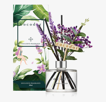 Bild av eleganta doftpinnar med lavendeldoft och design