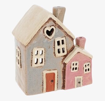 Bild av charmig ljuslykta med två hjärtformade hus