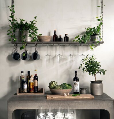 Bild av elegant och funktionell interiör med industriell stil