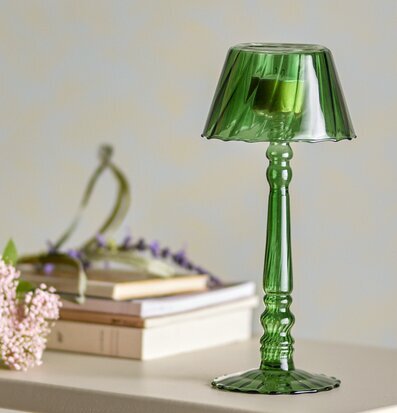 Bild av elegant grön ljusstake för värmeljus i glas