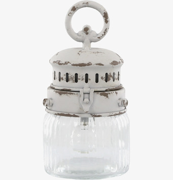 Bild av antikvit lanterna med detaljerad metall och glas