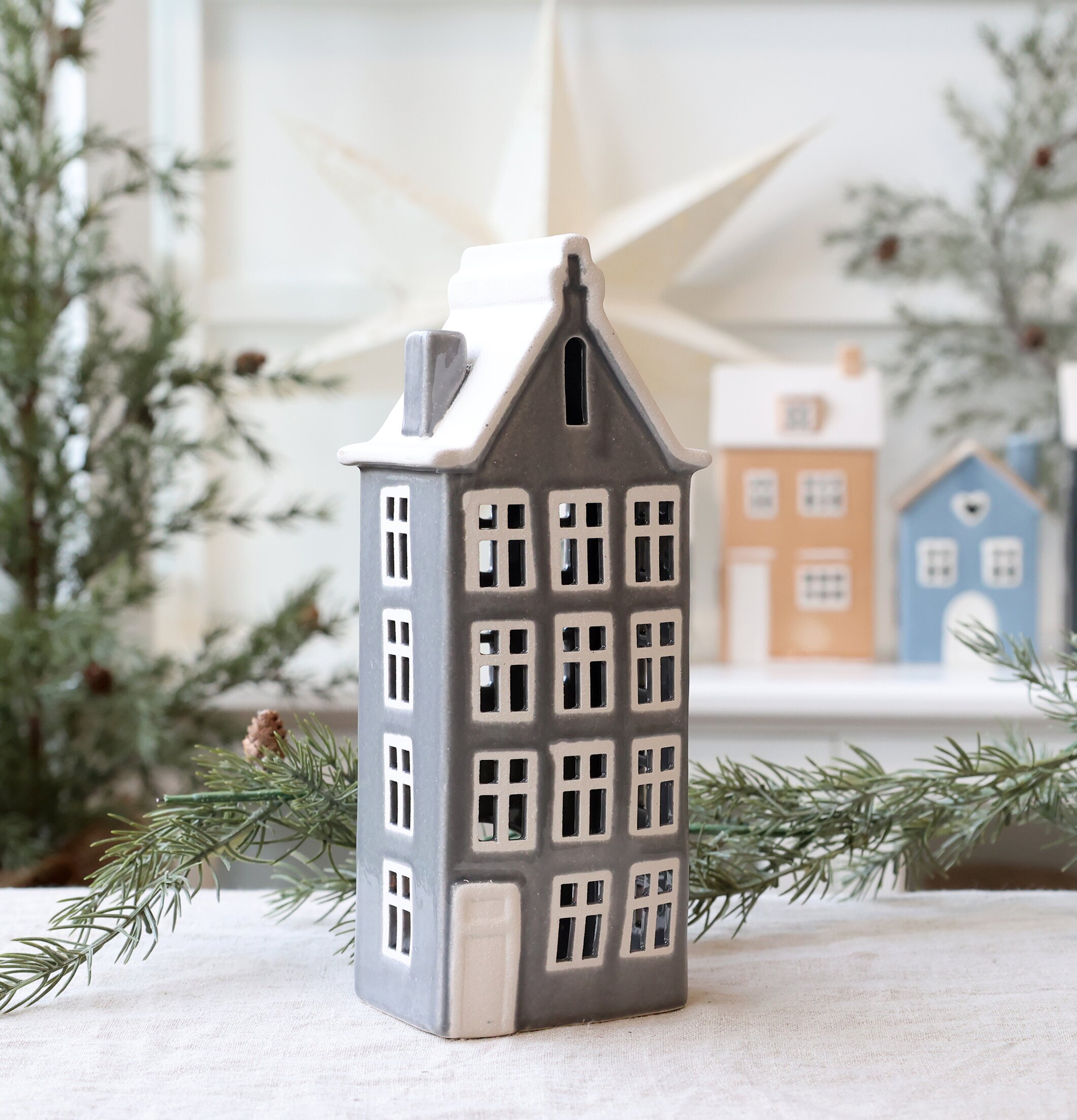 Ljuslykta Hus Chamonix Grå Chic Antique Lyktor Endless Light Ljuslyktor