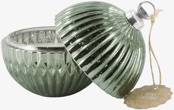 Bild av dekorativ mossgrön ljuslykta med glas och metall detaljer