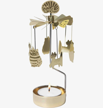 Bild på snurrande ljuslykta med katter i guld och värmeljus