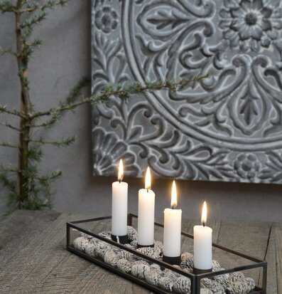 Bild av rektangulär ljusstake med naturnära inslag