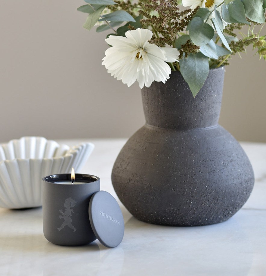 Doftljus Mörkgrå Keramik - Cederträ & Enbär Solstickan Doftljus/doftpinnar