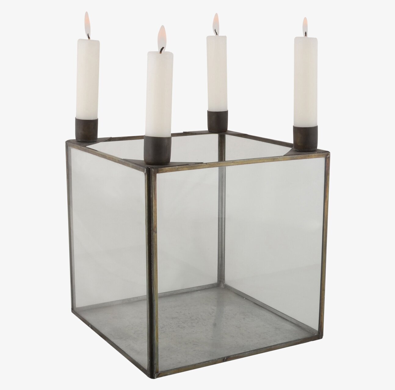 Foto av elegant ljusstake med antik design och glasdetaljer