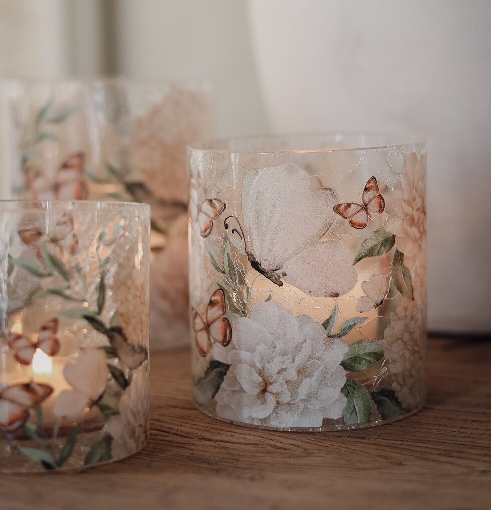 Majas Lykta Hortensia & Butterflies 9x10cm Cottage Lyktor Endless Light Ljuslyktor