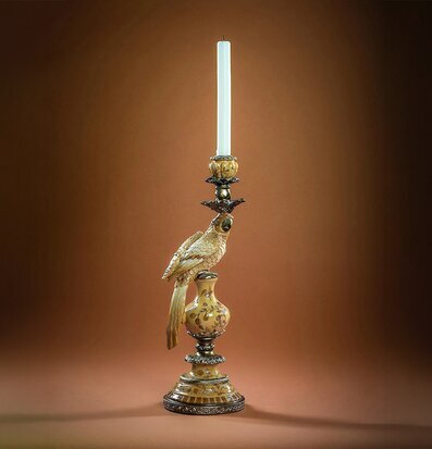 Foto: Ljusstake med papegoja och saffransgul dekor