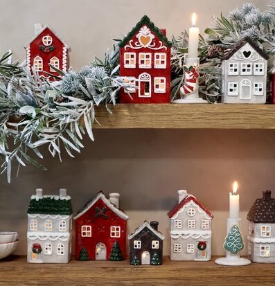 Ljuslykta Hus Chamonix Cherry 16,5 cm Chic Antique Lyktor Endless Light Ljuslyktor