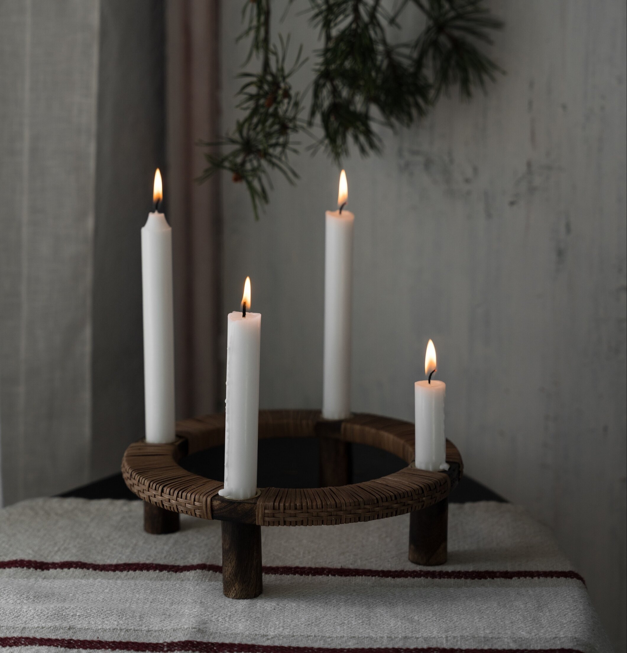 Adventsljusstake Rund 4 Ljus Mörkt Trä Ernst Ljusstakar Adventsstakar Ljushållare Ljushyllor
