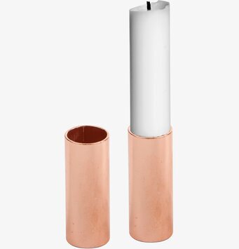 Foto av modern ljuslykta i koppar med tidlös design