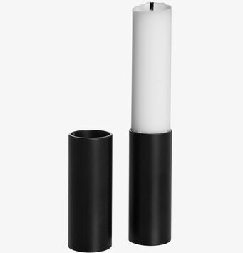 Bild av stilren och funktionell hög svart ljusstake