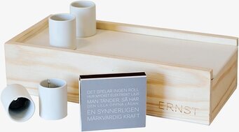 Bild av träbehållare för ljusstumpar med keramikstöp