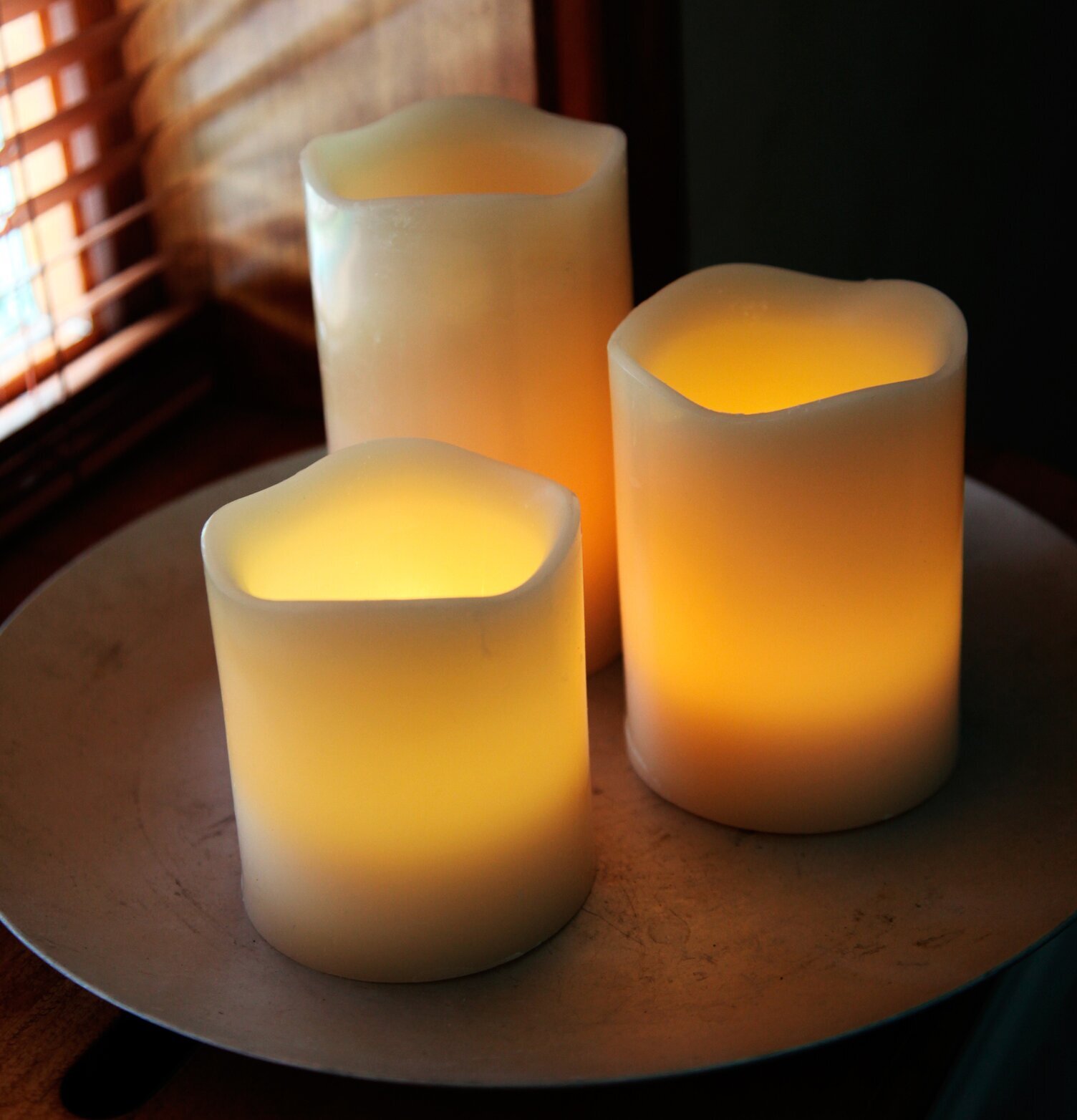 VaxLjus 3-Pack Multi från Star Trading på metallbricka