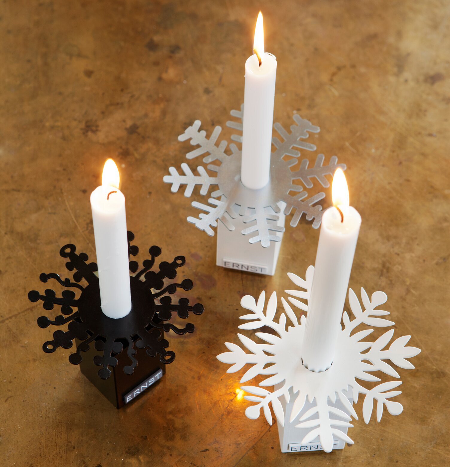 Bild av stilrena ljusstakar med skandinavisk design