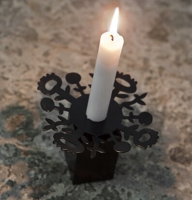 Foto av stilren ljusstake med konstnärlig design