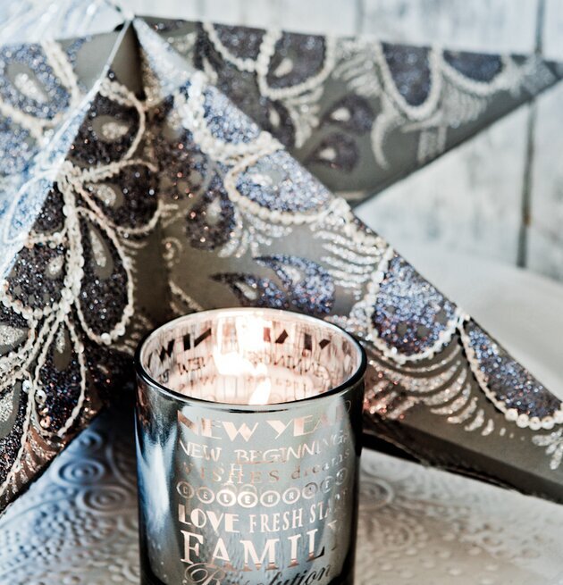 New Year - Majas Cottage ljuslykta med festlig stjärndekor