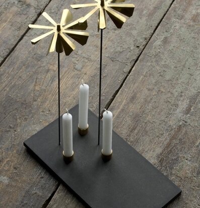 Bild av stilren ljuslykta med modern och klassisk design