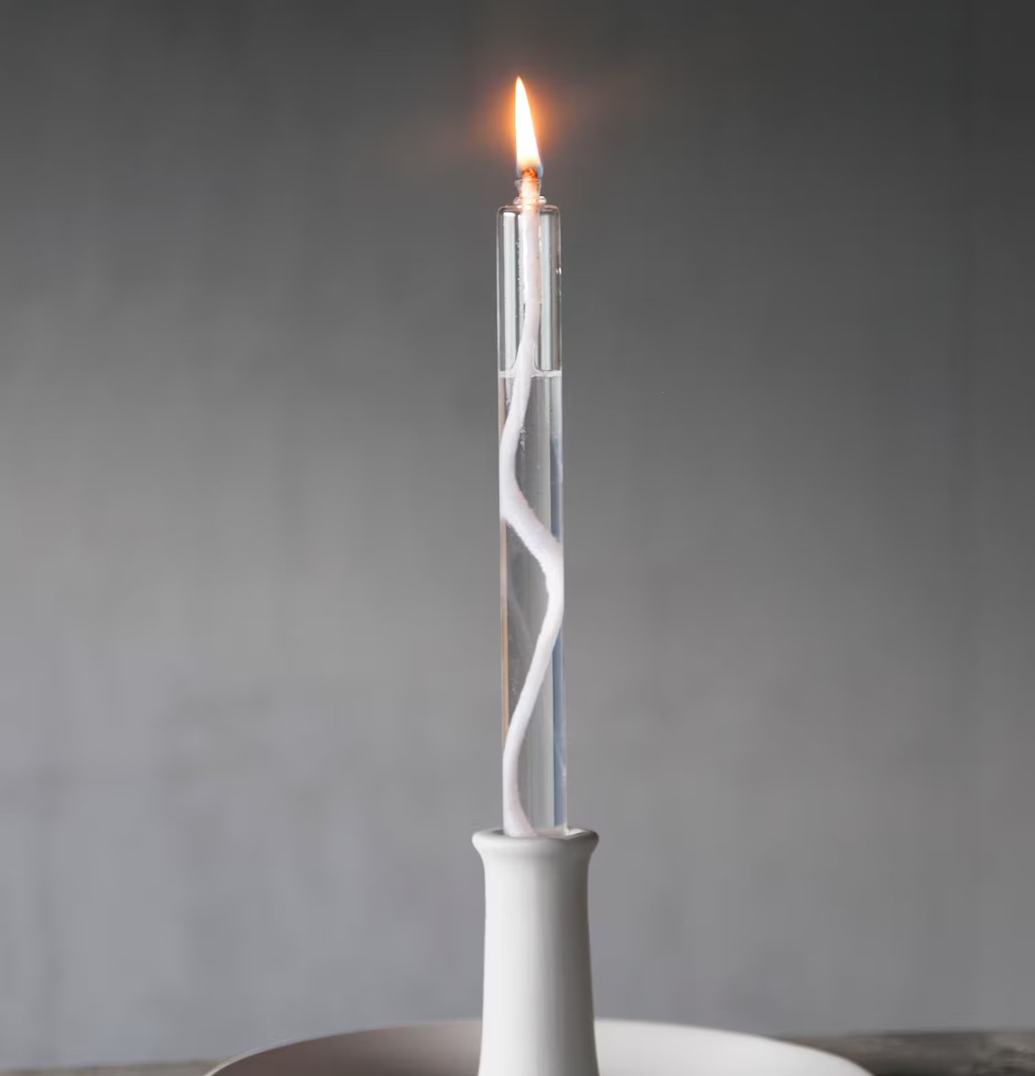 Foto av elegant ljuslykta med modern och minimalistisk design