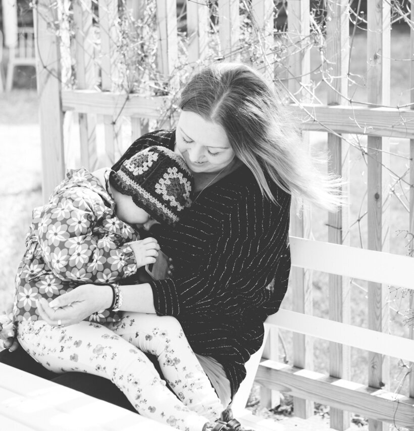 Bild av lugn och närhet i en fridfull utomhusmiljö