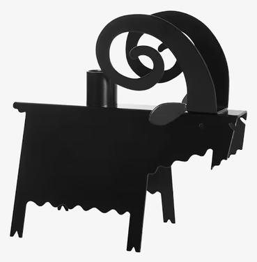 Foto av stilren ljusstake med unik geometrisk design